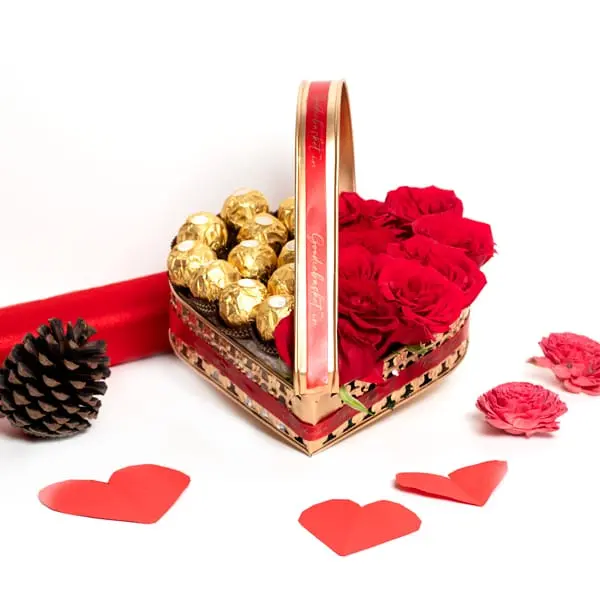 Rose Heart Hamper